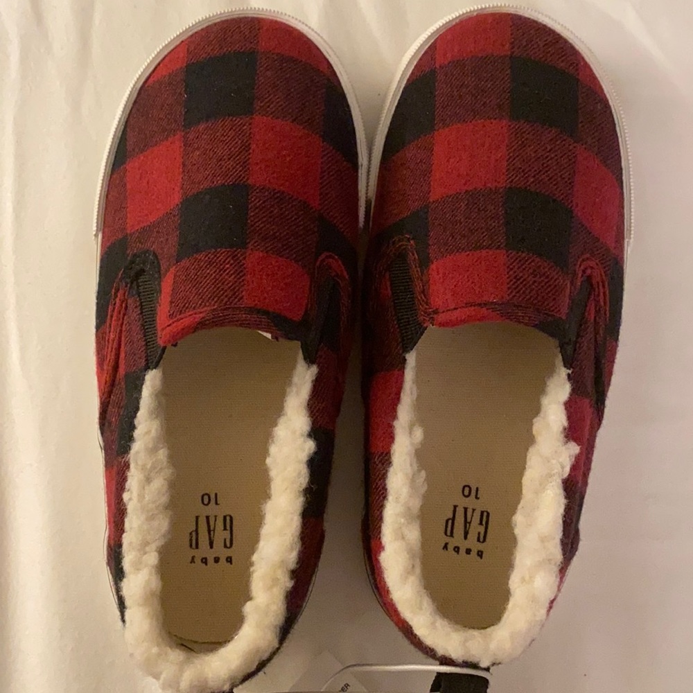 🌟 Host Pick🌟Gap shearling/Sherpa checkered plaid sneakers. 10c